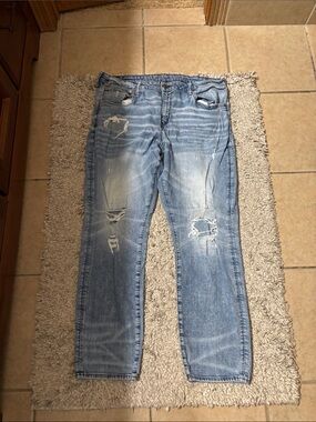 American Eagle Outfitters Light Blue Distressed Straight Jeans